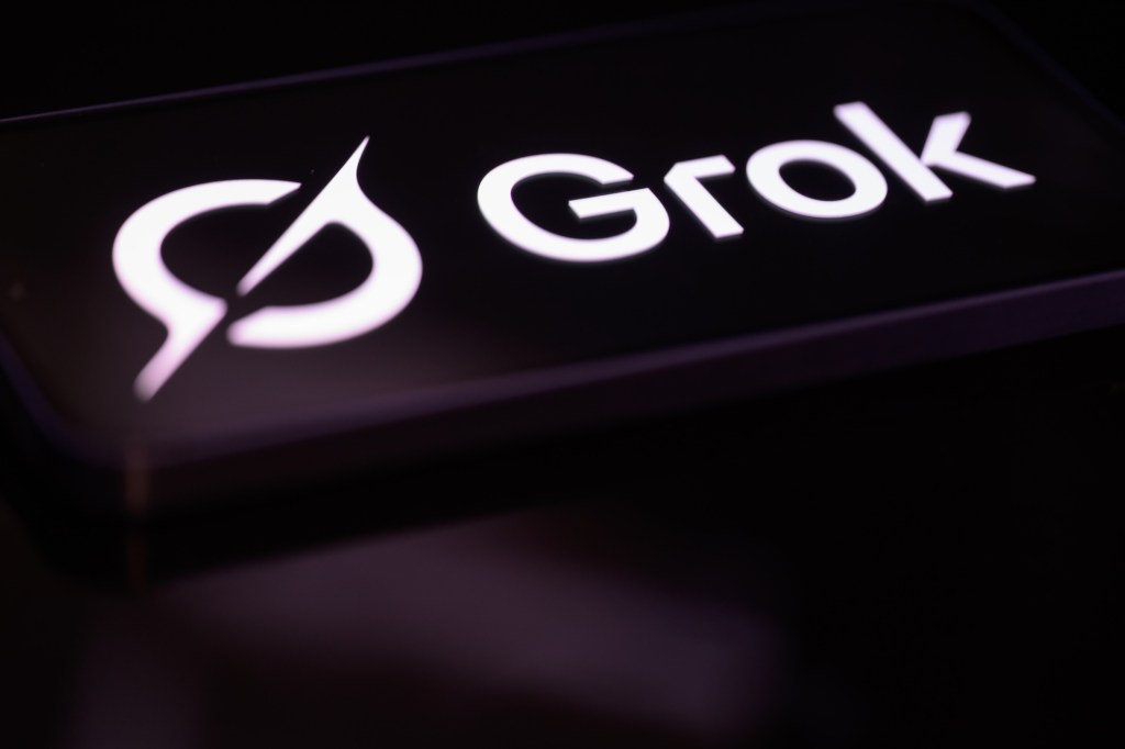 女子指控继父用 Grok 将童年照片转成露骨图像