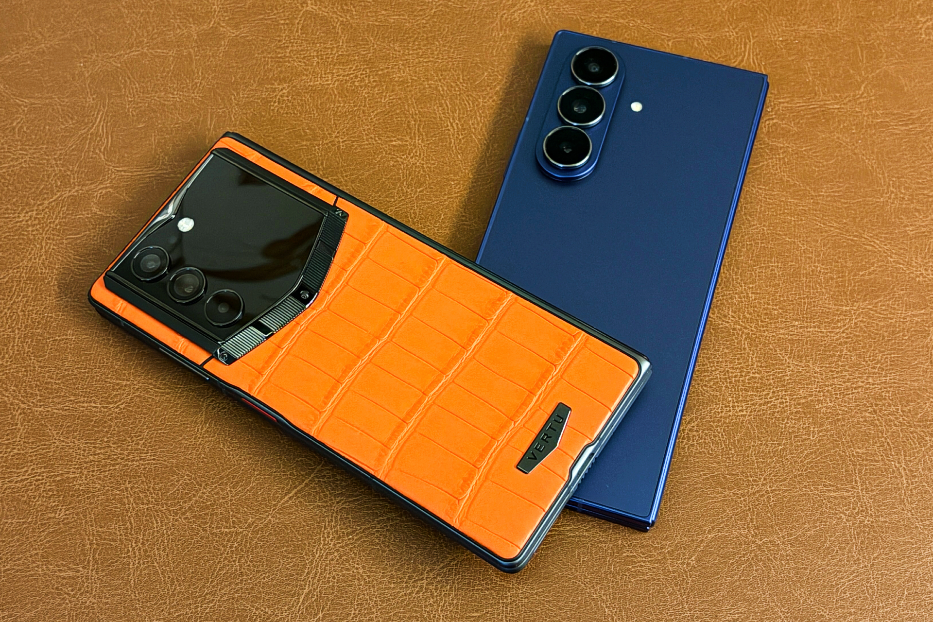 Vertu 推 6880 美元 AI 折叠机，内置 Hermes Agent 面向高管