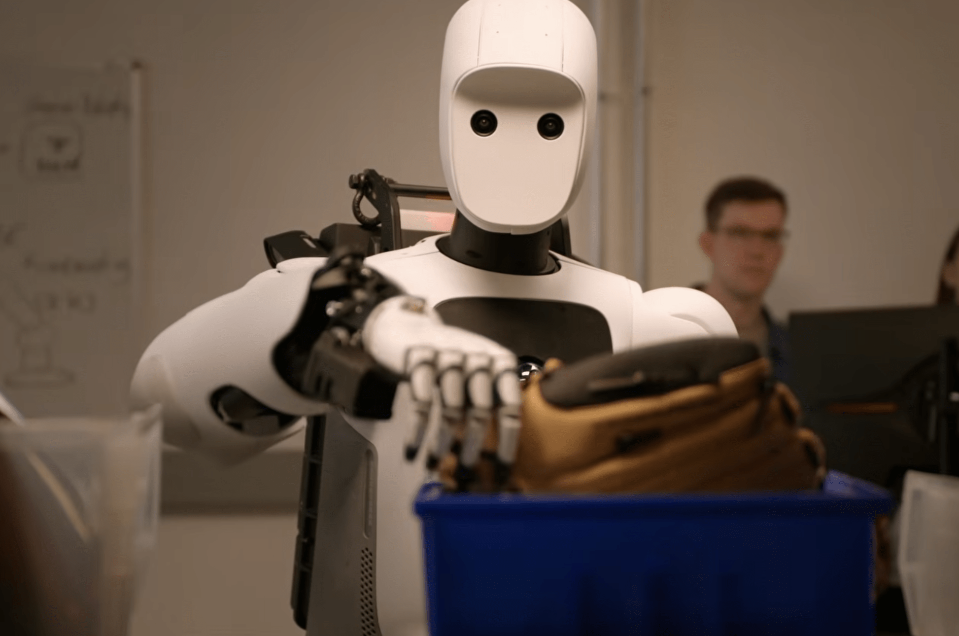 Google DeepMind 发布 Gemini Robotics 2，实现机器人全身控制