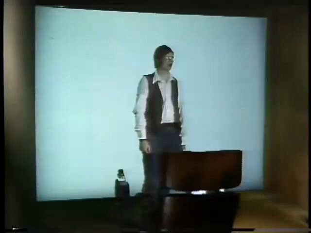 转推1979年演示，关联AI产品Astra。